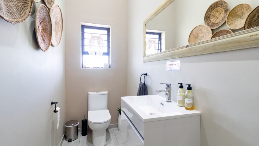 9 Bedroom Property for Sale in Long Acres Country Estate Western Cape